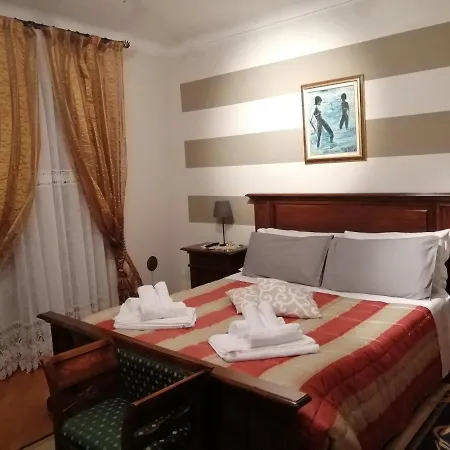 House Antica Dimora Soggiorni In Langa Centro Storico Prázdninový dům *