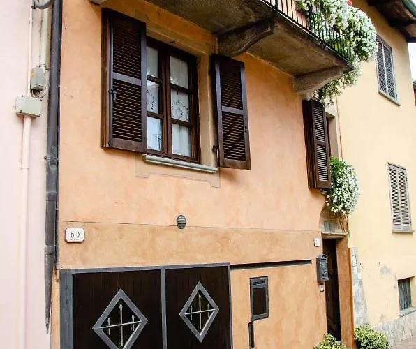 House Antica Dimora Soggiorni In Langa Centro Storico Holiday home La Morra