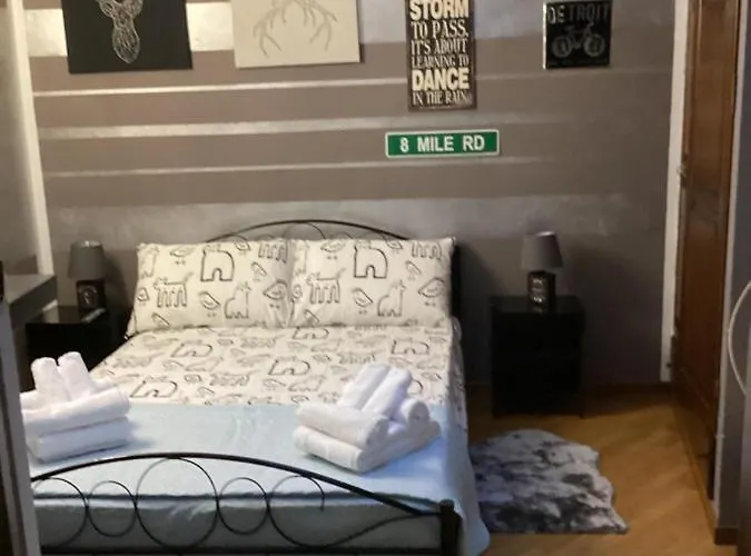 House Antica Dimora Soggiorni In Langa Centro Storico