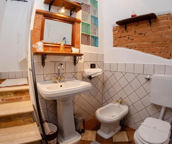 Holiday home House Antica Dimora Soggiorni In Langa Centro Storico La Morra