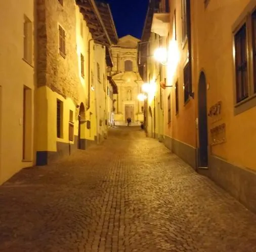 House Antica Dimora Soggiorni In Langa Centro Storico *