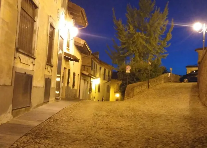 House Antica Dimora Soggiorni In Langa Centro Storico Holiday home La Morra