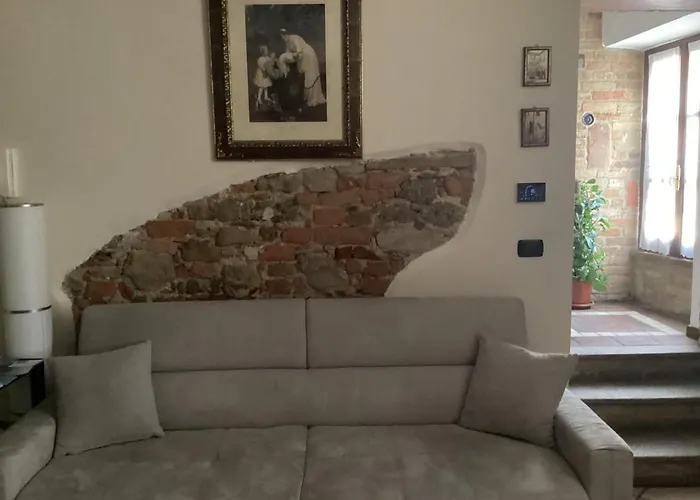 House Antica Dimora Soggiorni In Langa Centro Storico Holiday home La Morra