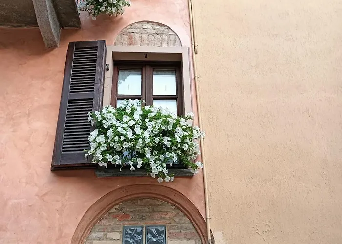 House Antica Dimora Soggiorni In Langa Centro Storico * La Morra
